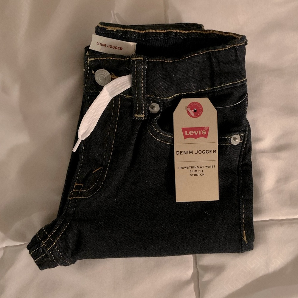 NWT!!! Boy’s 4T Levi Denim jogger’s, Dark blue!